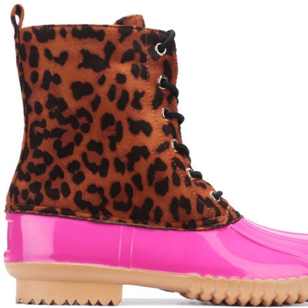 NEW Leopard Hot Pink Lace Up Duck Rain Boots - Picture 4 of 7